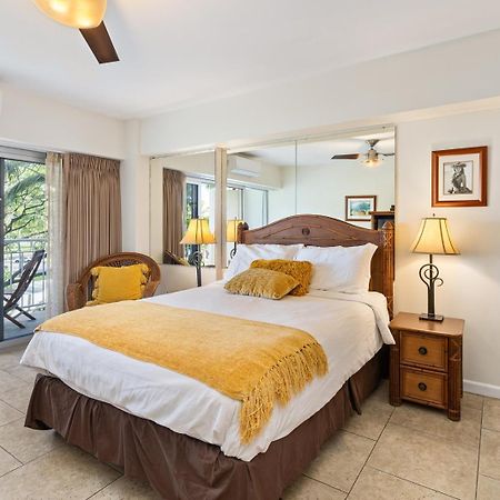 Waikiki Shore Beachfront Honolulu Exterior photo