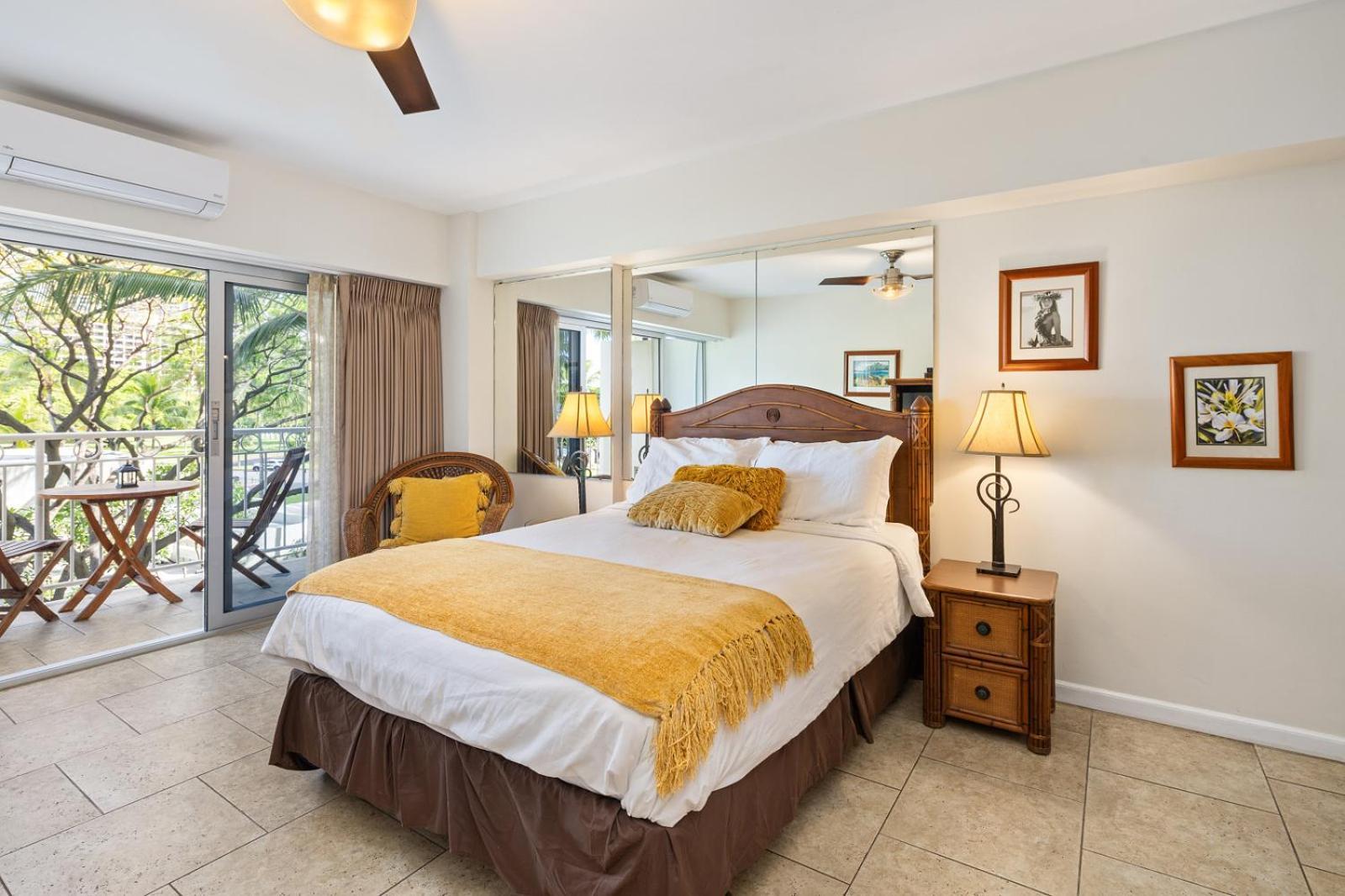 Waikiki Shore Beachfront Honolulu Exterior photo