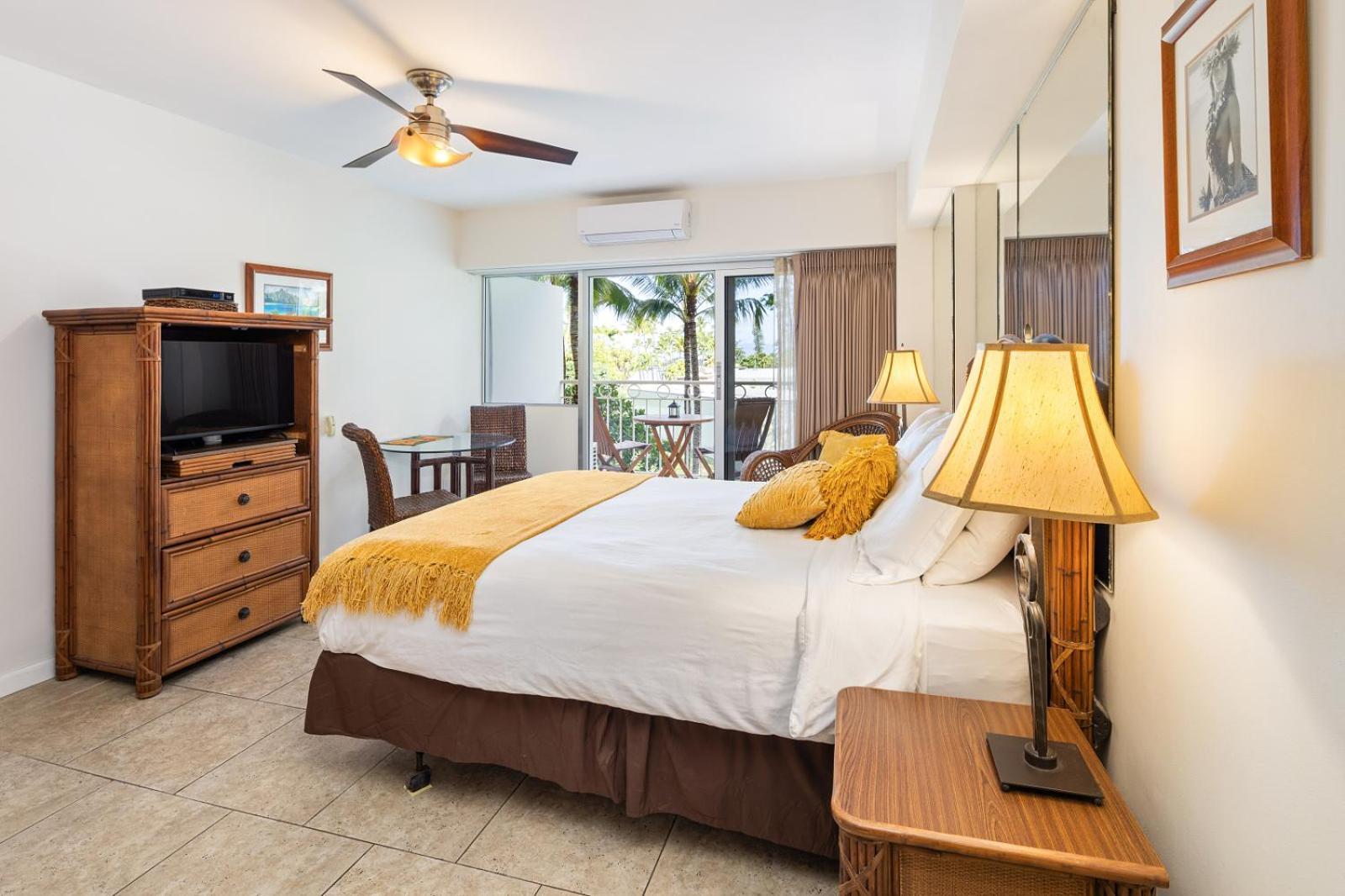 Waikiki Shore Beachfront Honolulu Exterior photo