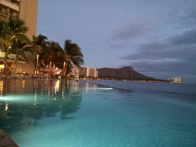Waikiki Shore Beachfront Honolulu Exterior photo