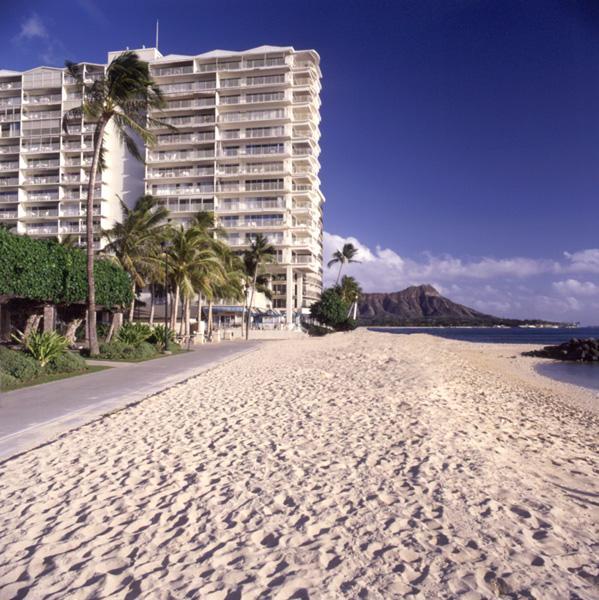 Waikiki Shore Beachfront Honolulu Exterior photo